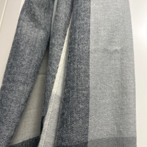 Dynamite scarf - Picture 3 of 3